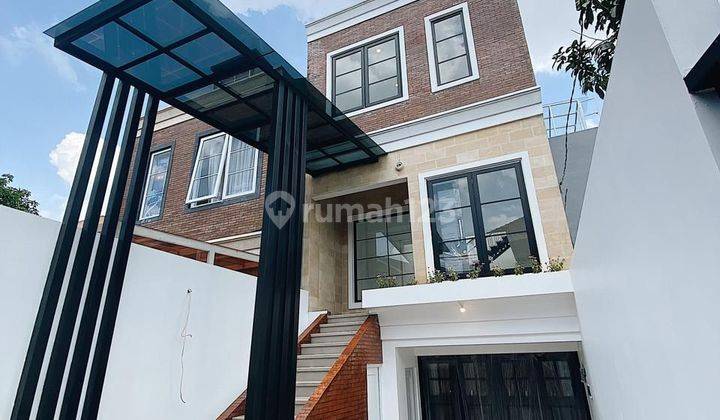 Rumah baru siap huni design mewah  di Kesehatan Bintaro 1