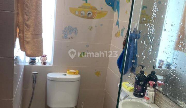 Rumah Asri Semi Furnished 2 Lantai Dekat Stasiun di Bintaro  2