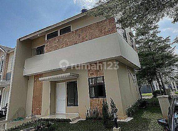 Rumah siap huni dalam Cluster Vanya Park BSD 1