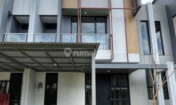 Rumah baru hook 2 Lantai dekat pintu tol dalam Cluster di BSD 1