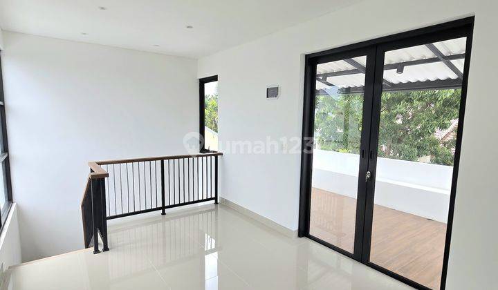 Rumah Minimalis Modern 3 Lantai Dalam Cluster Aman Di Sektor 9 2