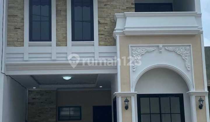 Rumah Konsep Mediterania Dengan Private Pool Di Jagakarsa