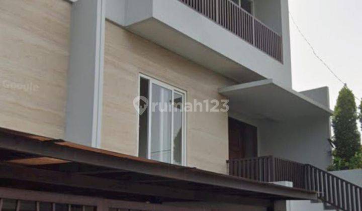 Rumah 3 Lantai Semi Furnished Ada Kolam Renang Di Ampera 2