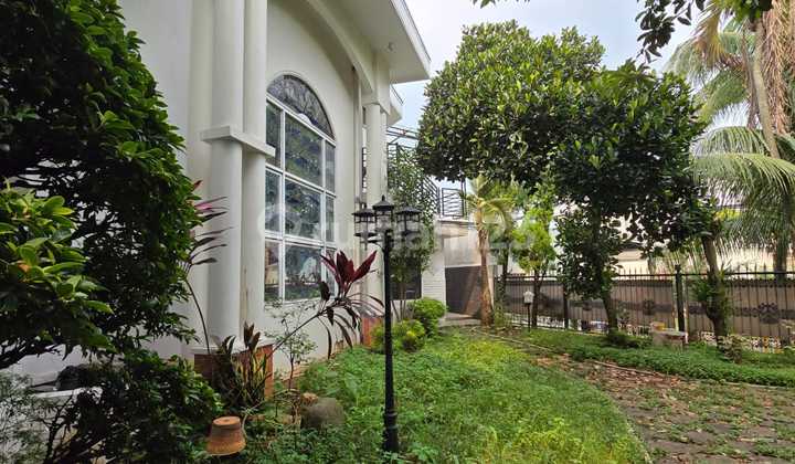 Turun Harga Rumah Pojok Halaman Luas di Bintaro Jaya