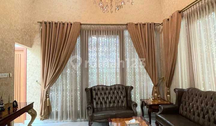 Rumah Hook Dengan Private Pool Hadap Selatan di Bintaro 2