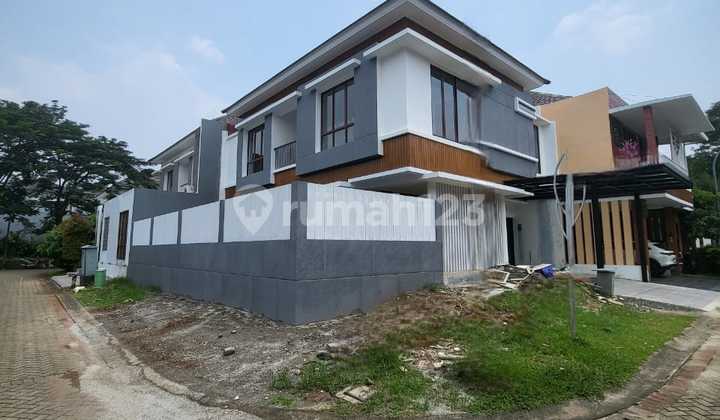Rumah Hook Dengan Private Pool di Sektor 9 Bintaro 2