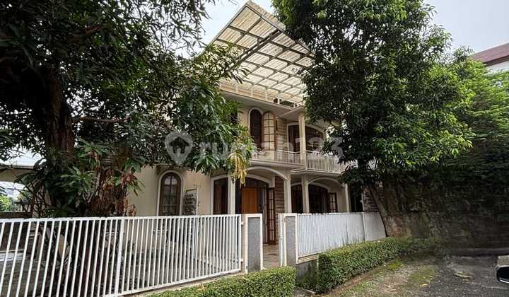 Rumah Posisi Hook Harga Miring Siap Huni di Sektor 2 Bintaro 2