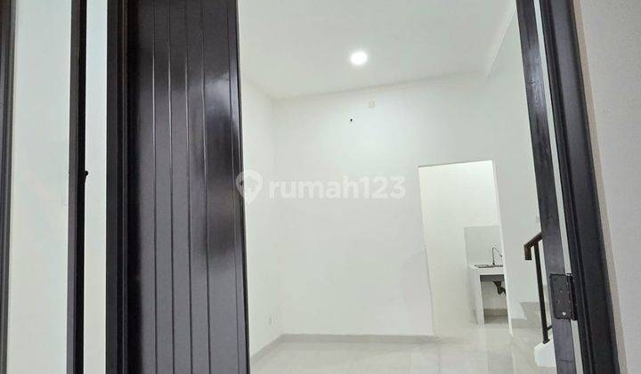 Rumah Baru Siap Huni Ada Balkon Dan Taman Kecil Di Graha Bintaro 2