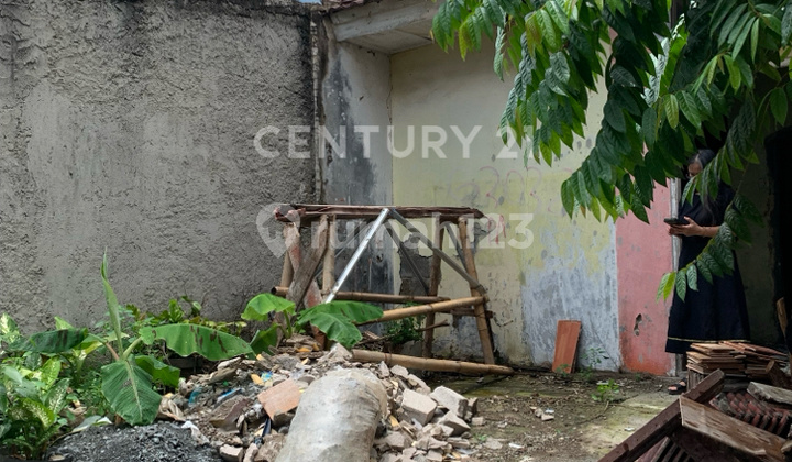 tampak depan rumah hitung tanah di perumahan
