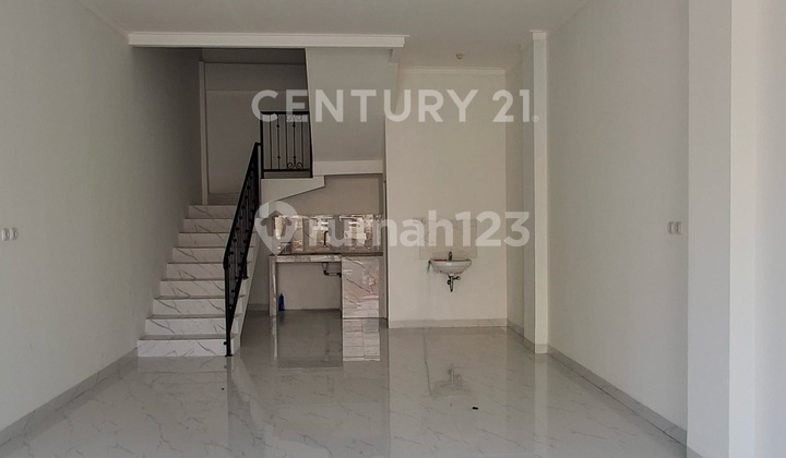 Brand New 2½ Story Shop House in Duren Sawit Commercial Area S9074