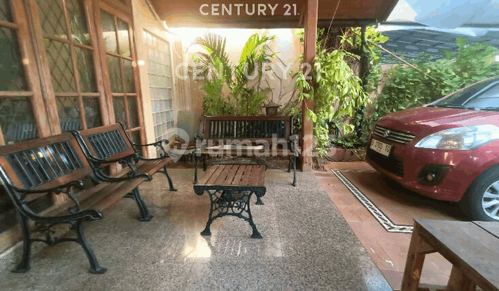 Rumah 2 Lantai Semi Furnished Strategis Di Pulomas S8841