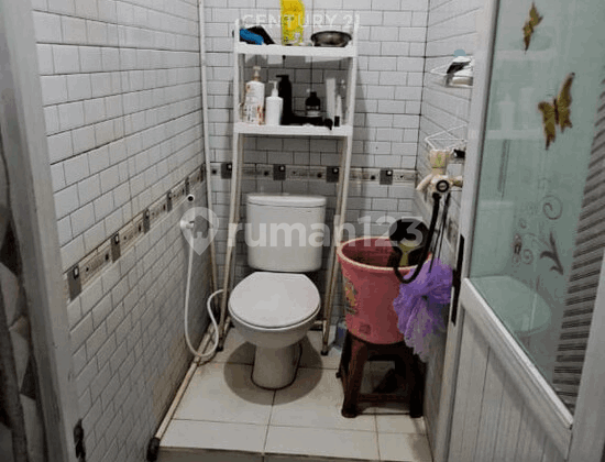 2-Story Residential House Near Transjakarta Access in Jagakarsa S8288 2