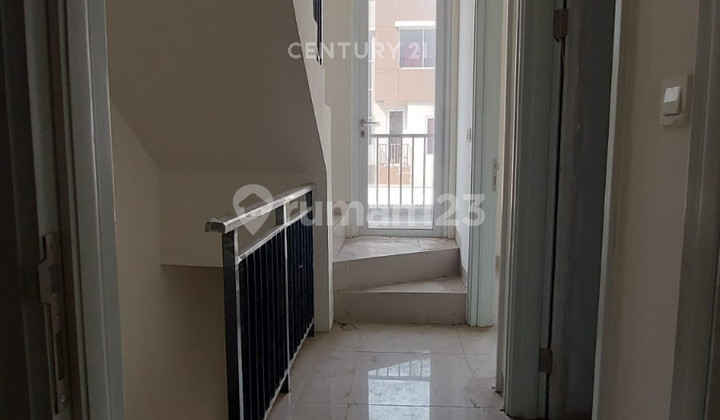 3-Story Residential House Near Culinary Area In Sedayu City Housing S8429 2