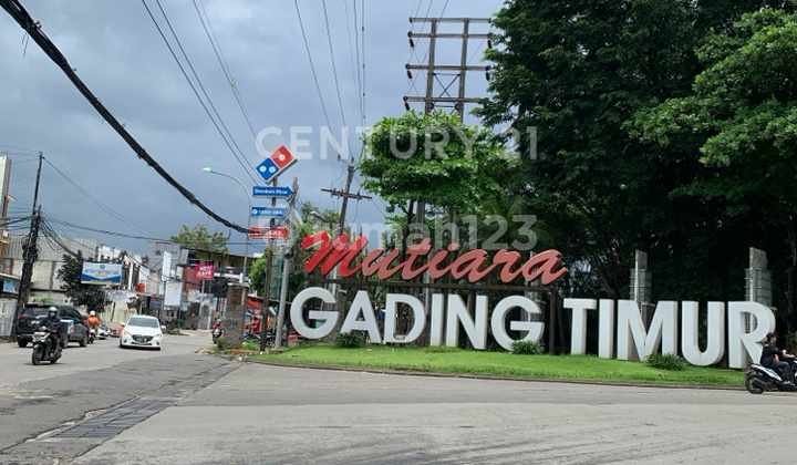 tampak depan rumah hitung tanah di perumahan