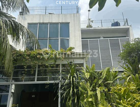 Rumah Tumbuh Modern Lantai Split Level Di Pulo Asem Jak Tim S8806