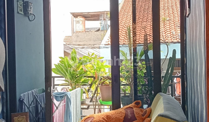 Three-Story Residential House in Kemayoran, Jakarta S8967 2