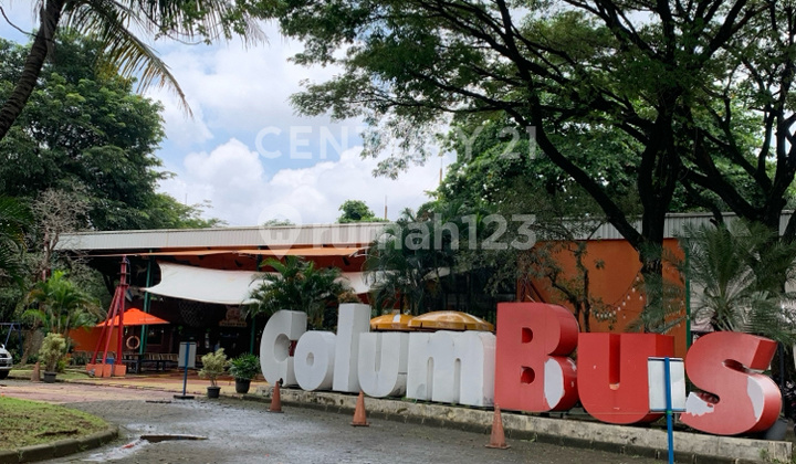 tampak depan rumah hitung tanah di perumahan