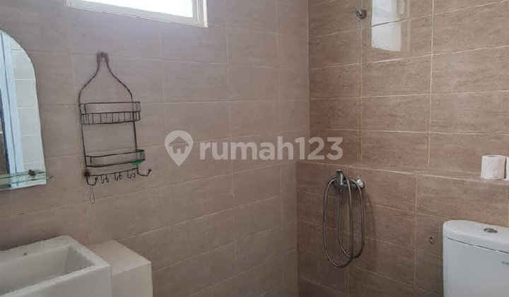 Rumah 2 Lantai Minimalis Suvarna Sutera S 9106 2