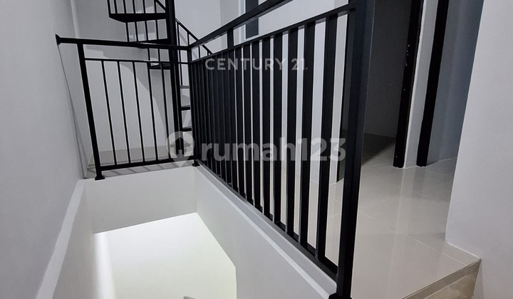New Ready-to-Occupy House in Strategic Location at Johar Baru S8438 New Ready-to-Occupy House in Strategic Location at Johar Baru S8438