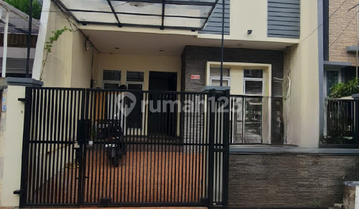3-Story House Suitable for Boarding in Taman Ratu S9431 3-Story House Suitable for Boarding in Taman Ratu S9431