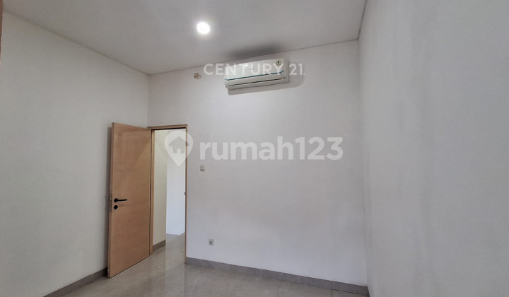 2-Story House Ready to Occupy, New Condition in Cempaka Putih S8418 2