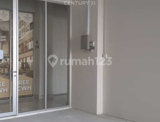 Unit Komersial View Pool Di Apt Tamansari Iswara S8948