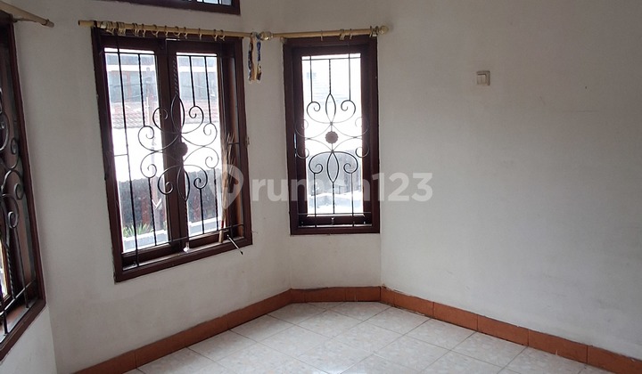 2-Story Ready-to-Occupy House in Pondok Bambu Duren Sawit S8793 2