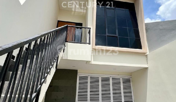 Rumah Brand New 3 Lantai Bebas Banjir di Jakarta Barat S9444 Rumah Brand New 3 Lantai Bebas Banjir di Jakarta Barat S9444