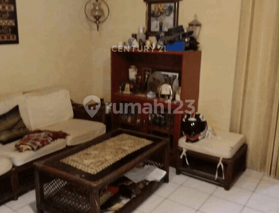 Rumah Dengan Halaman Luas Dan Strategis Di Pancoran S8448