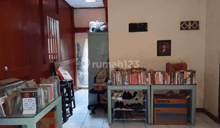 Rumah Interior Kayu Halaman Luas Akses Jalan 2 Mobil S8609 2