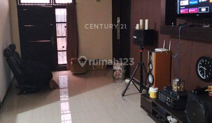 Rumah Dekat Fasilitas Umum Di Ciledug S8023 1