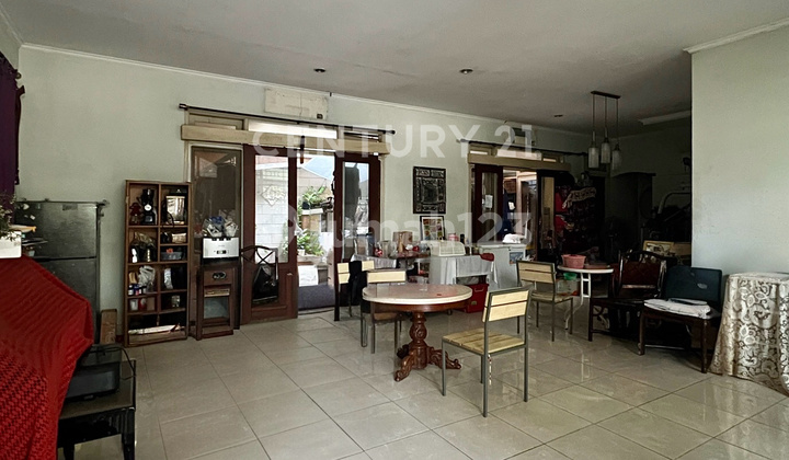 Rumah Hoek 2½ Lantai Dalam Komplek Nyaman di Pulomas S8819 Rumah Hoek 2½ Lantai Dalam Komplek Nyaman di Pulomas S8819