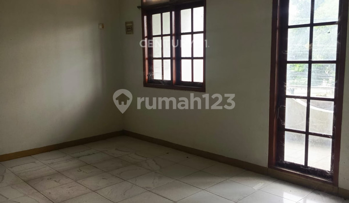 Rumah Hook 2 Lantai Dekat Pasar Di Kayu Putih S8600 2