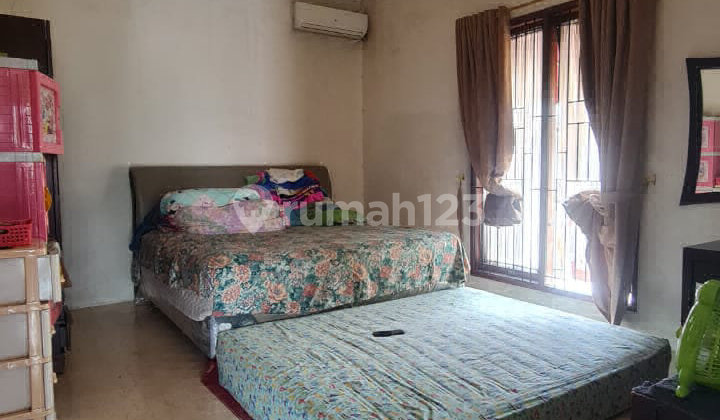 Rumah Mediterania Klasik Hoek 2 Lantai di Ciputat S9309 2