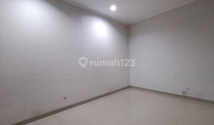 Rumah Dijual di Villa Serpong 2 Lantai Posisi Huk. 2