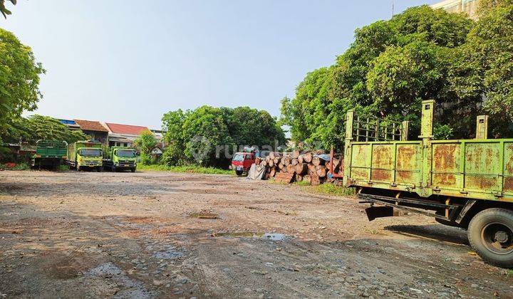 Dijual Cepat dan Murah/BU.
Tanah dan Gudang luas 4000 di jalan raya Majapahit, Kota Semarang.  1