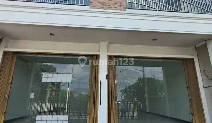 Dijual Murah dan Cepat/BU.
Rumah + gudang + Ruko.
Di jalan Gajah Raya, Kota Semarang. 
 2