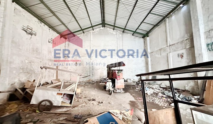 Warehouse Location on Blimbing Main Road Axis Warehouse Location on Blimbing Main Road Axis