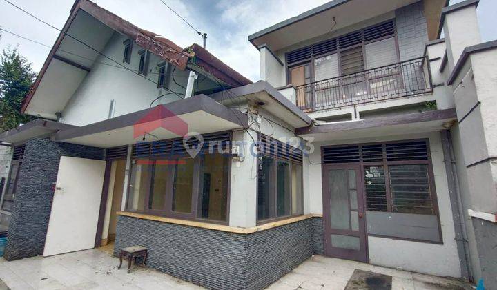 Rumah Lama Model Klasik Lokasi Strategis Lowokwaru Malang  2