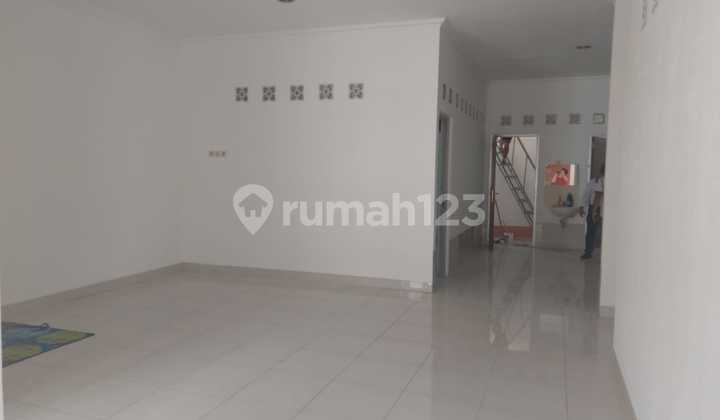 Disewakan Rumah  Siap Huni Kelapa Gading Jakarta Utara 3