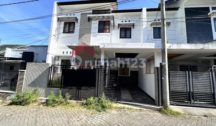 Rumah Bagus Lokasi Dekat Kampus di Sigura Gura Kota Malang
