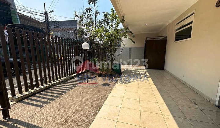 City Center House Near Klojen Big Market Shopping Center 2