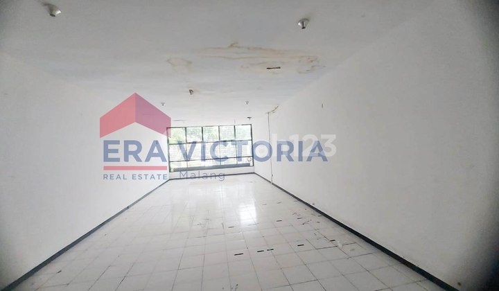 Shop House in Blimbing, Strategically Located on the Main Road Axis