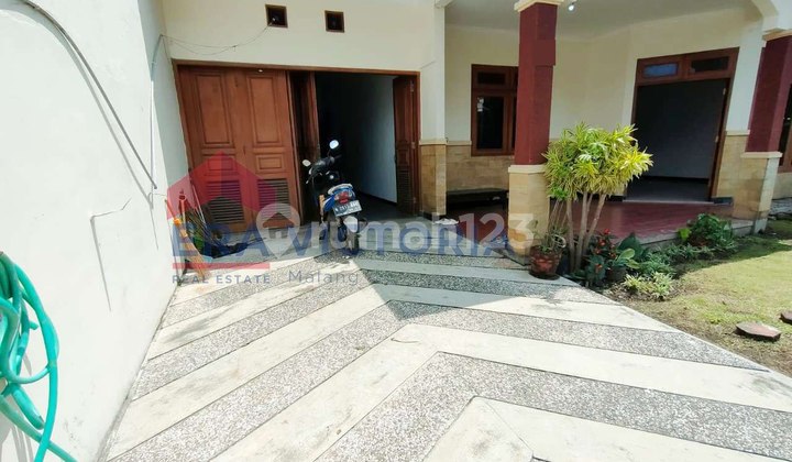 Asri House in the City Center Near Soekarno Hatta Malang 2