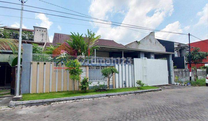 Rumah Bagus Lingkungan Asri Blimbing  2