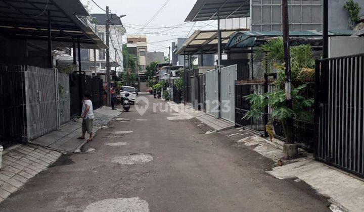 Disewakan Rumah Standart Jalan 2 Mobil Pas di Janur Kuning 2