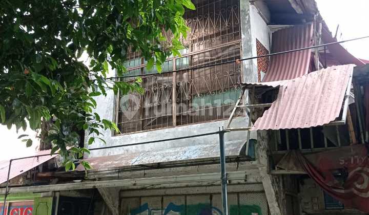 Old House For Sale. In Central Salemba. 2