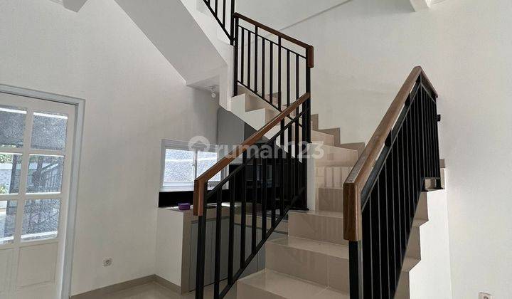 Dijual Rumah Murah 2 Lt Baru, SHM di Bsd Kencana Loka, Tangerang 2