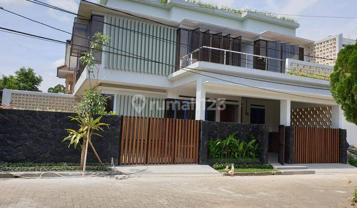 Dijual, Rumah 2 Lt Baru, Semi Furnished SHM di Jombang, Tangerang 1