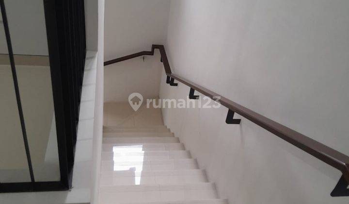 Dijual Rumah 2 Lt Baru Lokasi Prima di Bintaro, Tangerang Selatan 2